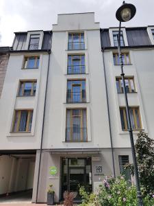 Budynek, w którym mieści się aparthotel