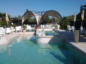 A piscina localizada em Su Soi ou nos arredores