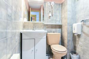 Ένα μπάνιο στο Hotel des Pyrénées