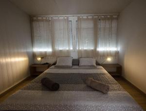 Posteľ alebo postele v izbe v ubytovaní Oscar Apartment Sol