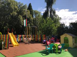 Herní místnost nebo prostor pro děti v ubytování Sunny Paradise Family Hotel