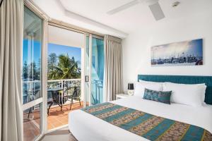 Cama o camas de una habitación en Sandcastles Mooloolaba