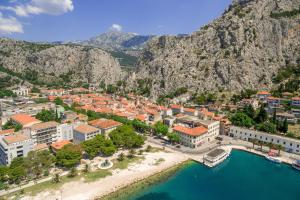Gallery image of Villa Mama - Traditional Apartments in Omis, free parking in Omiš