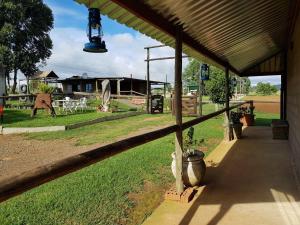 Zahrada ubytování The little Club Getaway at The Hay Barn