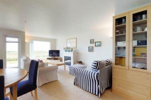 Gallery image of Family Beach Condo in Westport