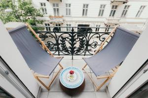 Balkón alebo terasa v ubytovaní oompH Warsaw Central Elegant Apartment