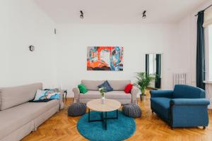 Posedenie v ubytovaní oompH Warsaw Central Elegant Apartment