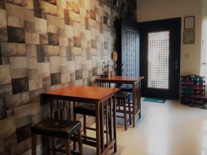 Un lugar para sentarse en Railway Traveler B&B
