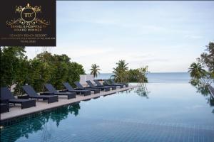 a view of the infinity pool at the resort at SEAnery Beach Resort in Bang Saphan