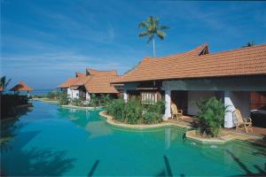 Bazén v ubytování Kumarakom Lake Resort nebo v jeho okolí