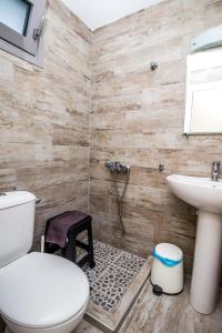 A bathroom at Nefeli
