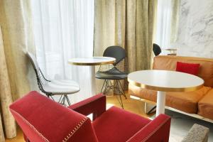 Posezení v ubytování Nouvel Hôtel Eiffel