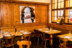 Um restaurante ou outro lugar para comer em Hotel Adler Zürich