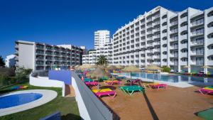 Bazén v ubytování Medplaya Hotel Bali nebo v jeho okolí