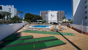 Bazén v ubytování Medplaya Hotel Bali nebo v jeho okolí