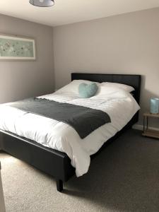 Posteľ alebo postele v izbe v ubytovaní No 4 New Inn Apartments