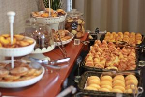 Comida no apartamento ou em algum lugar perto
