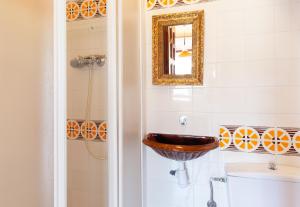 A bathroom at Lets Holidays Apartment Costa Brava Még 32 kép