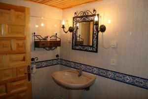 Casa rural Casa La Fuente (España El Vallecillo) - Booking.com