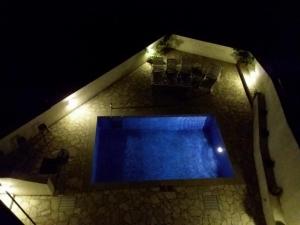 Swimming pool sa o malapit sa Villa Maria Apartments