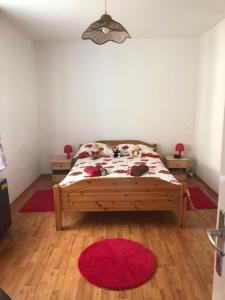Llit o llits en una habitació de Huszár Tanya