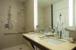 Ένα μπάνιο στο Hotel Hayden New York