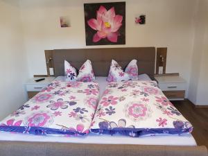 Ένα ή περισσότερα κρεβάτια σε δωμάτιο στο Macke`s Ferienwohnungen