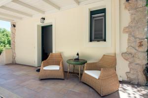 A seating area at Villa Aziza
