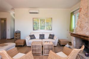 A seating area at Villa Aziza