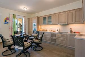 A kitchen or kitchenette at Villa Aziza