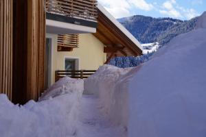 Nespecifikovaný výhled na hory nebo výhled na hory při pohledu z hotelu