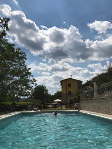 Bazén v ubytování Agriturismo Cailuca nebo v jeho okolí