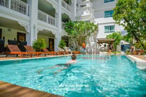 Hồ bơi trong/gần White Boutique Hotel and Spa