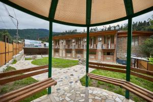 Balkoni atau teres di Hotel Old Borjomi