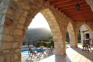 Bilde i galleriet til Villa for rent in MILIOU close to Lachi & Peyia i Miliou