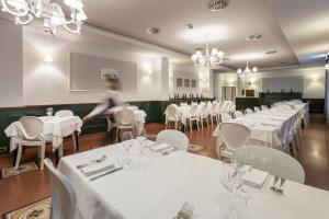 Gallery image of Hotel Montreal in Ragusa