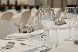 Restoran või mõni muu söögikoht majutusasutuses Hotel Montreal