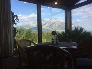 Pogled na planinu ili pogled na planinu iz pansiona