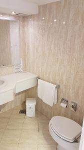 Ванная комната в Istron Bay Hotel