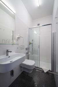Ένα μπάνιο στο Hotel White Lion