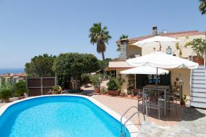 Πισίνα στο ή κοντά στο B&B Villa Meridiana