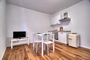 Marina Apartments的厨房或小厨房