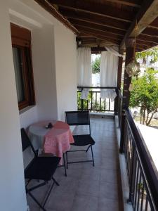 Balkón nebo terasa v ubytování Nikolaos House
