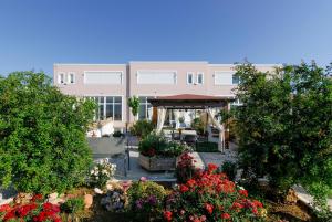 Zahrada ubytování Luxury Suites in Stavromenos