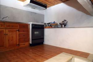 A kitchen or kitchenette at Ninas Country House Még 10 kép