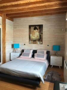 เตียงในห้องที่ Domaine du Mont Monnet - Chambre d'hôtes & Gîte