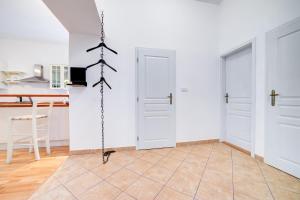 Kuchyň nebo kuchyňský kout v ubytování Grand Central Apartment