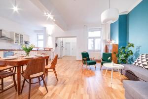 Posezení v ubytování Grand Central Apartment