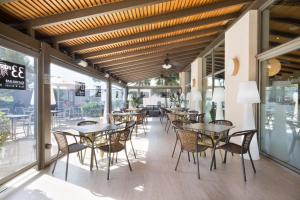 A restaurant or other place to eat at Abba Garden
