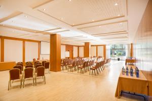 The business area and/or conference room at Abba Garden Még 37 kép
